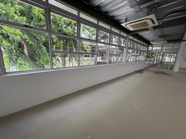 251 m² Office Space