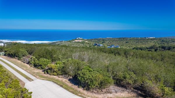 5 273 m² Land