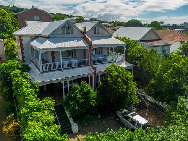 6 Bedroom House