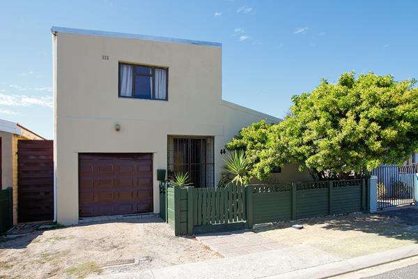 6 Bedroom House