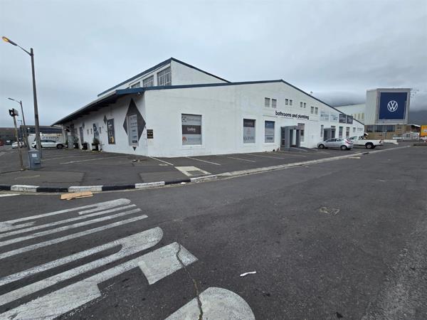 690 m² Industrial space