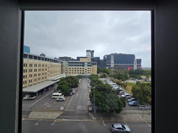 766 m² Office Space