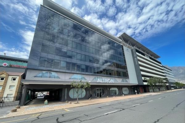 766 m² Office Space