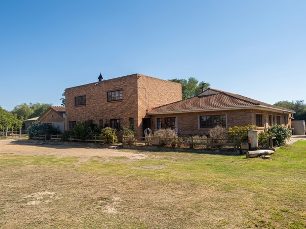 8 387 m² Smallholding