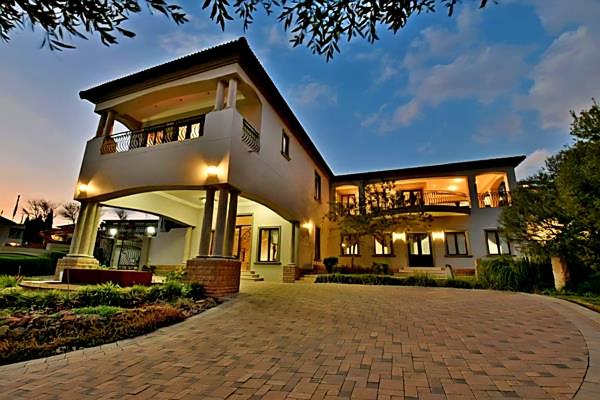 5 Bedroom House