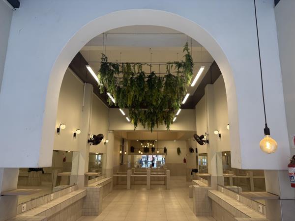 200 m² Commercial space