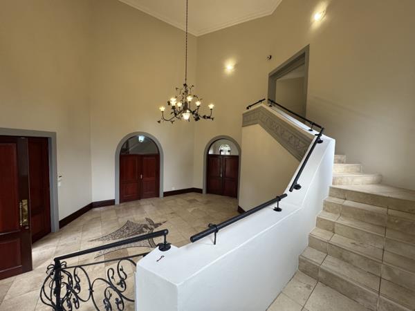 6 Bedroom House