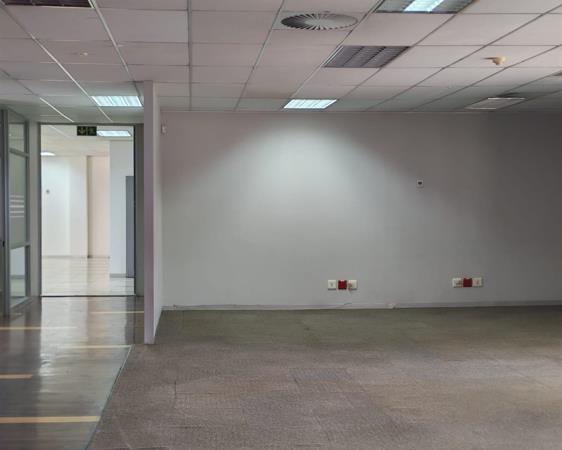 1 049 m² Office Space