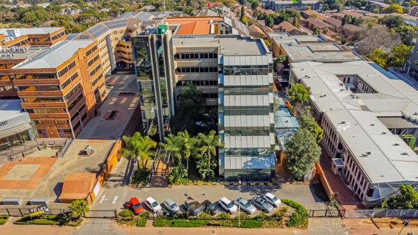 6 100 m² Commercial space
