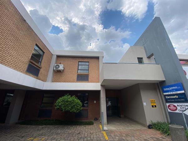 211 m² Office Space