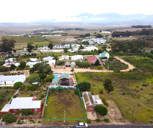 585 m² Land