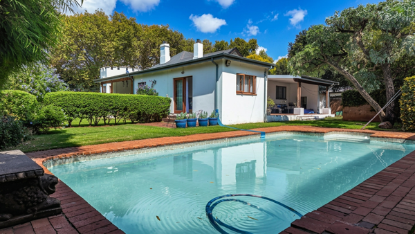6 Bedroom House