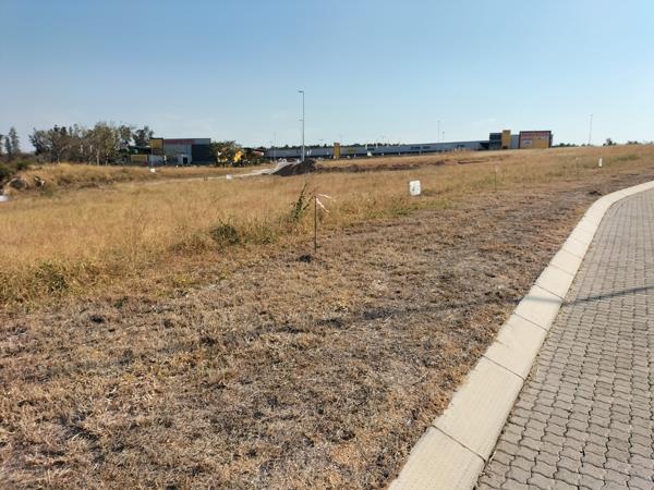 411 m² Land