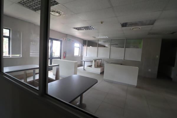 1 147 m² Office Space