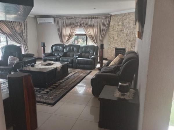6 Bedroom House