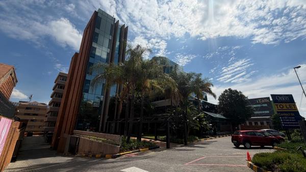1 174 m² Office Space