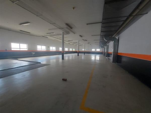 609 m² Commercial space