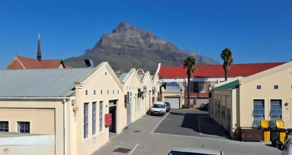 945 m² Commercial space