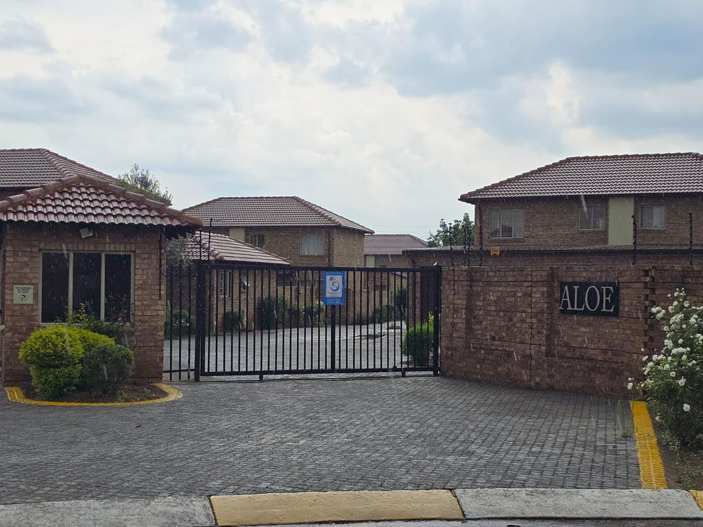 3 Bedroom Flat for sale in Roodeplaat | T5453776 | Private Property
