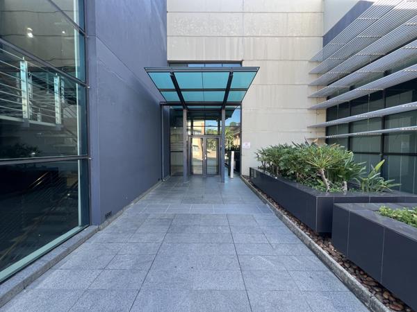 700 m² Commercial space