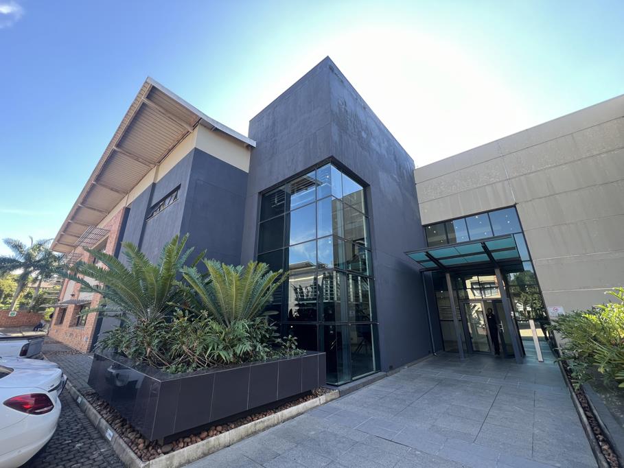 700 m² Commercial space