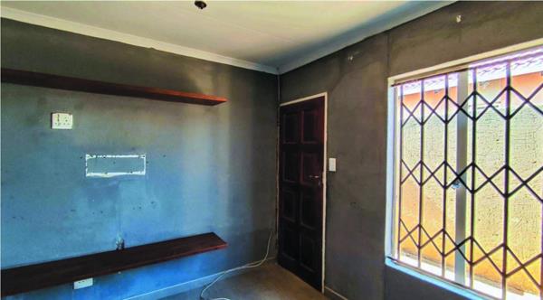 2 Bedroom House