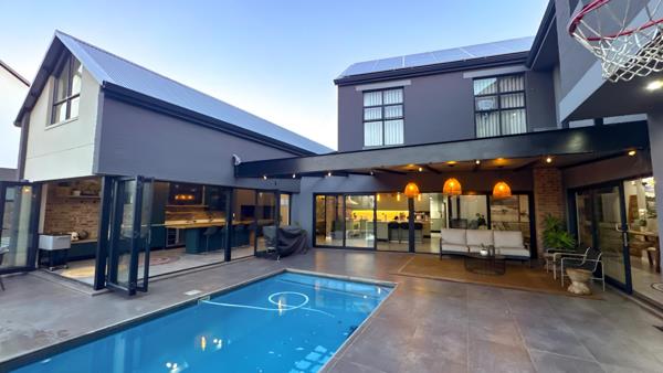 5 Bedroom House