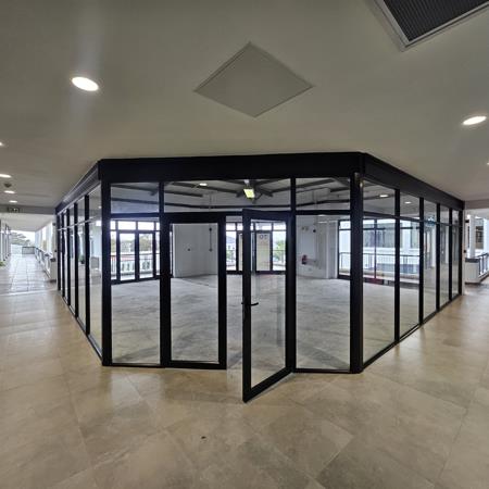 87.6 m² Retail Space
