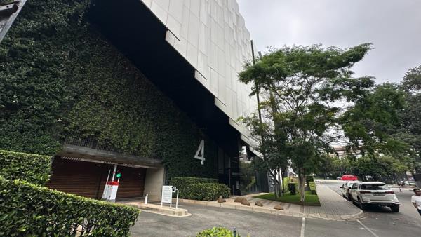 381 m² Office Space