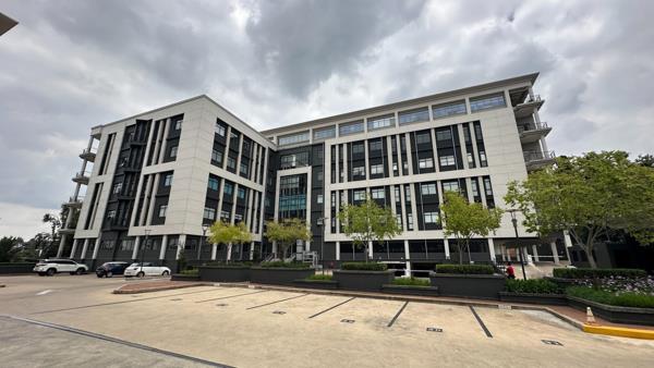 1 210 m² Office Space