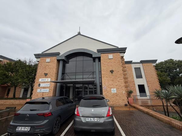 304 m² Commercial space