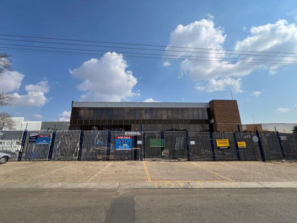 3 700 m² Industrial space