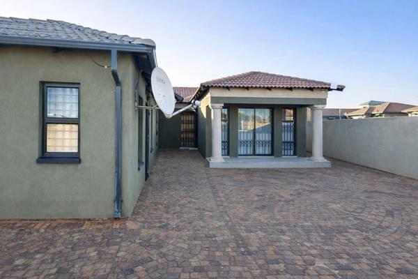 6 Bedroom House
