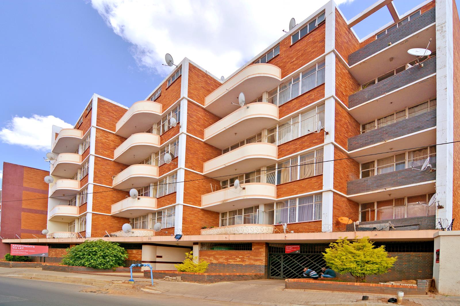 0.5 Bedroom House in Yeoville