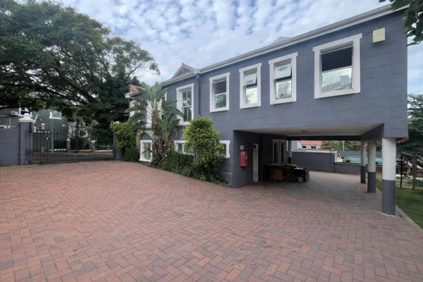 300 m² Office Space