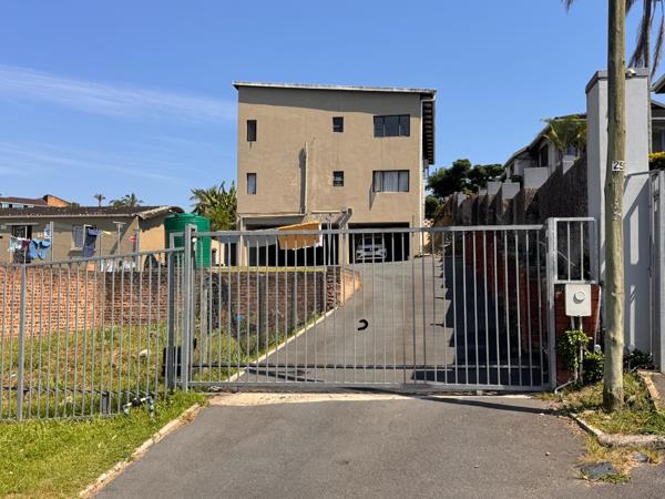 8 Bedroom Townhouse
