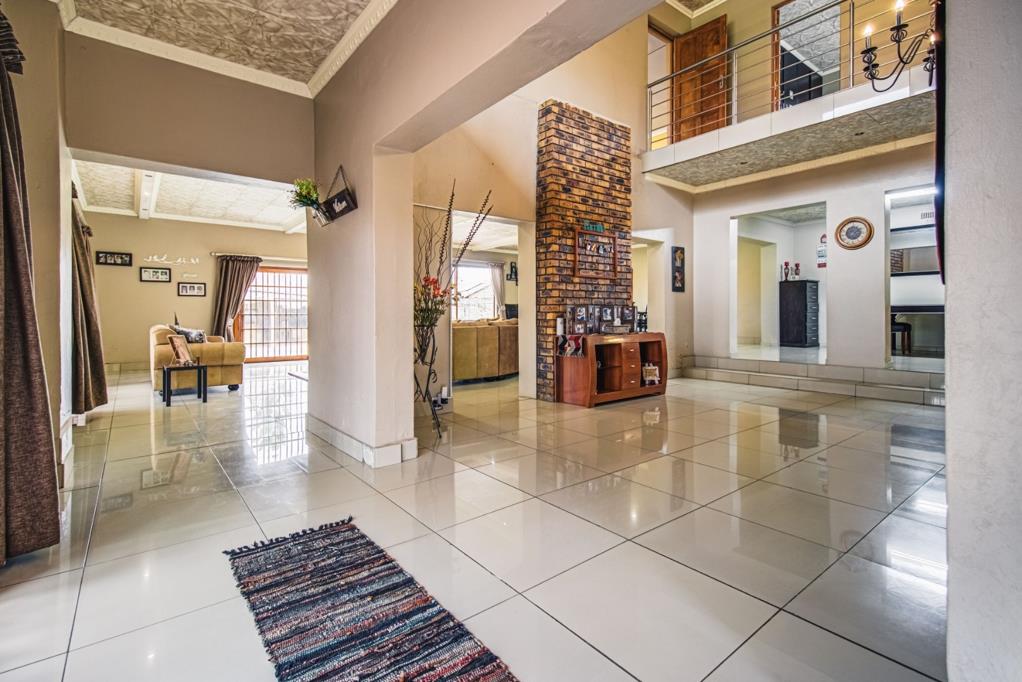 8 540 m² Land