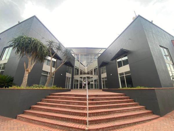 451 m² Office Space