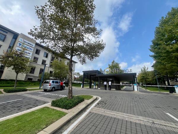 608 m² Commercial space