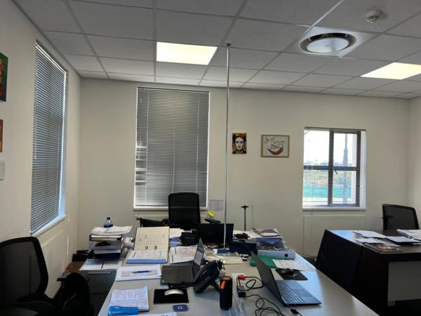 256 m² Commercial space
