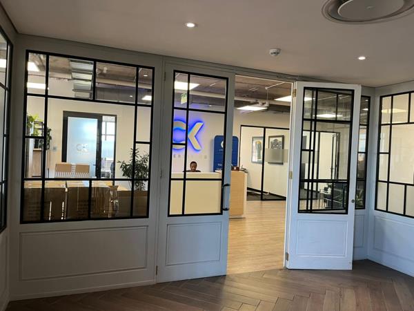 256 m² Commercial space