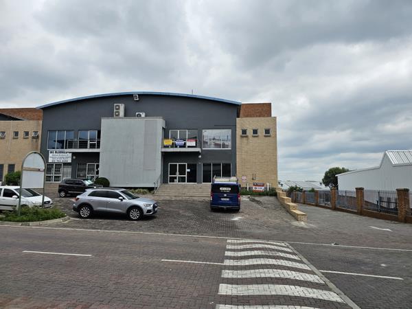 695 m² Industrial space