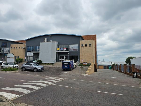 695 m² Industrial space