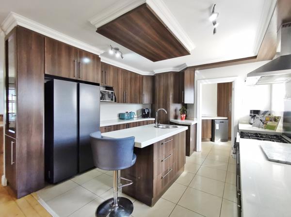 6 Bedroom House