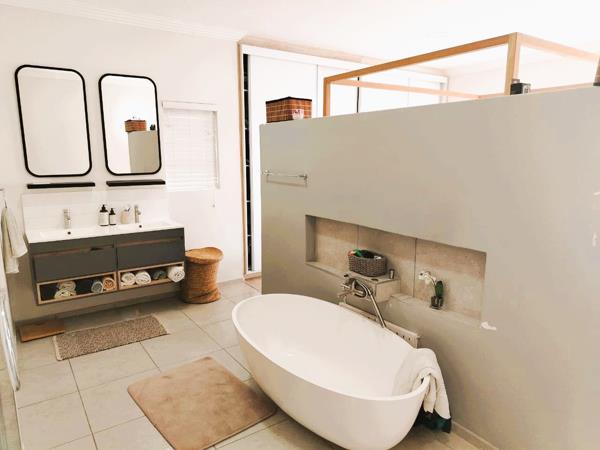 4 Bedroom Townhouse