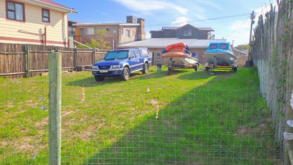 335 m² Land