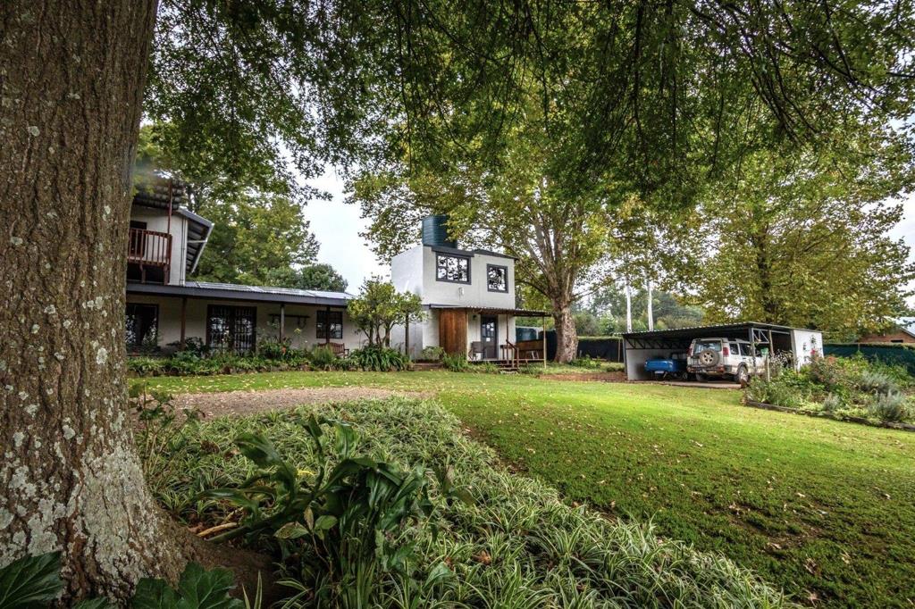 4 398 m² Smallholding