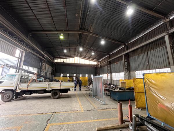 1 100 m² Industrial space