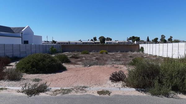 600 m² Land