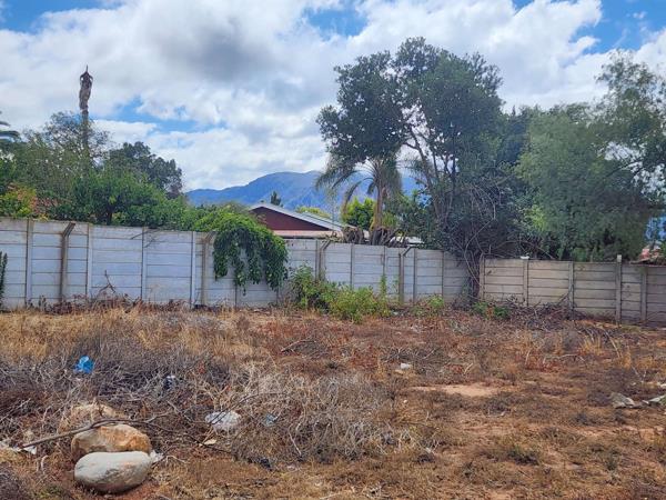 1 786 m² Land